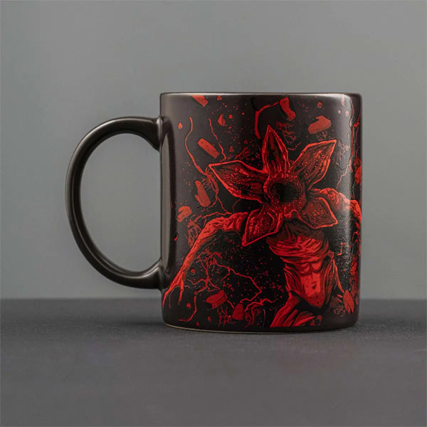Stranger Things Heat Sensitive Mug with colour changing Demogorgon artwork