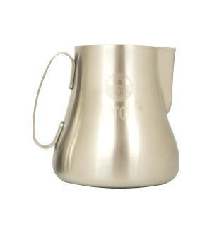 https://baristawarehouse.com.au/cdn/shop/products/Espro_Milk_Jug_20oz_600ml_Toroid_Pitcher_grande.jpg?v=1527378200